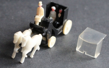 RM Wedding Carrier with figures in original box (2165)